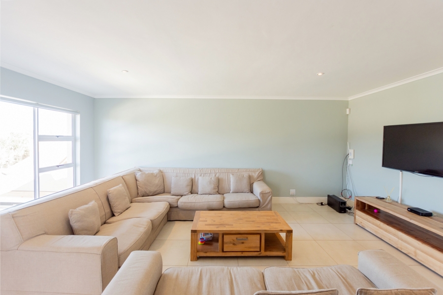 4 Bedroom Property for Sale in Britannia Bay Western Cape